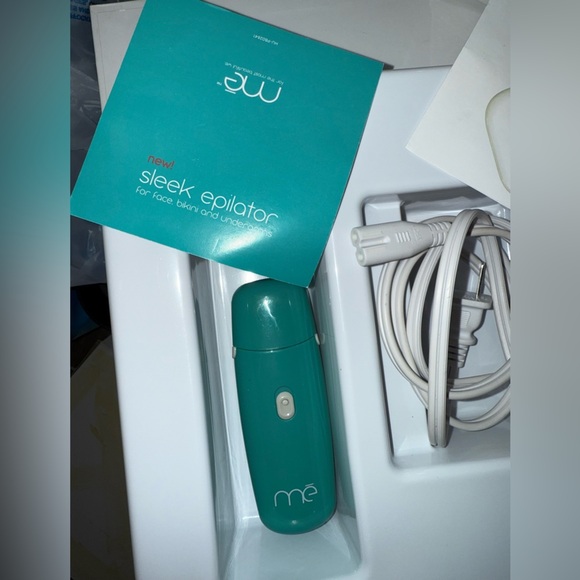 mē Sleek Professional At
Home Face & Body
Permanent Hair
Reduction System - Picture 8 of 15
